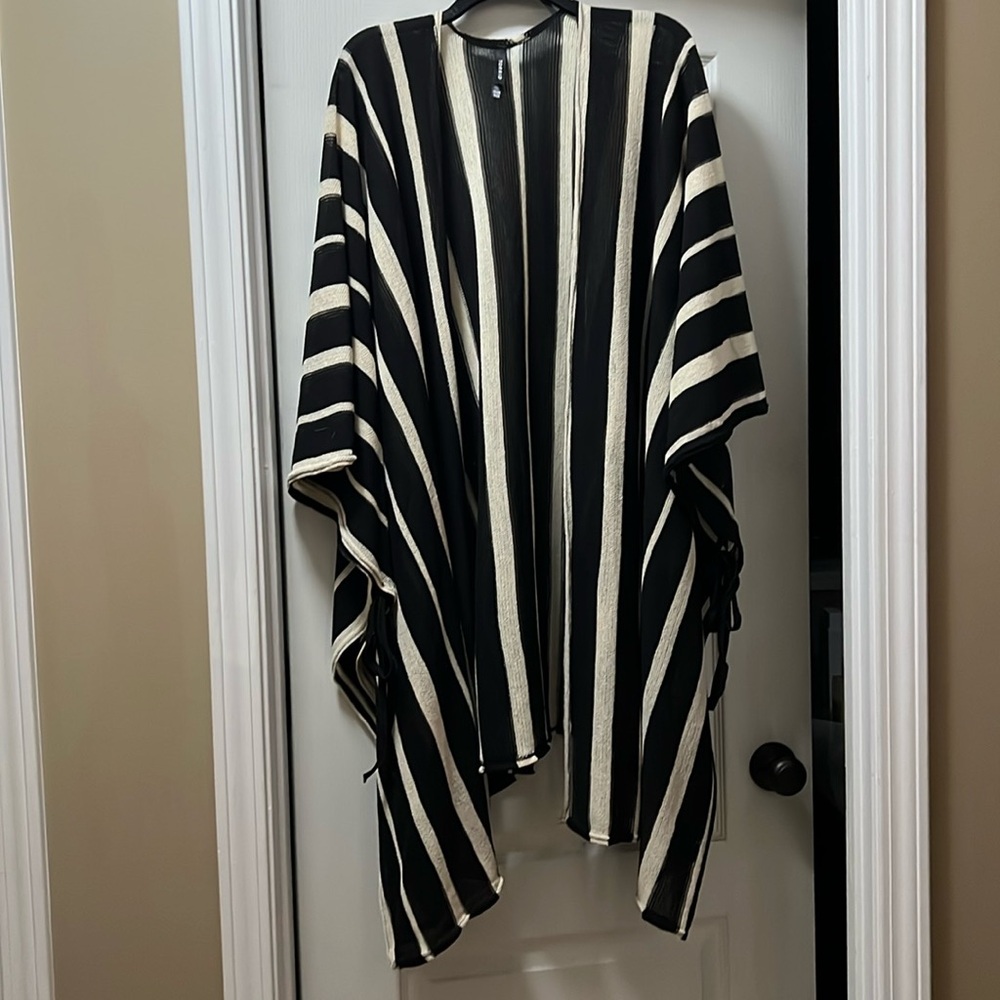 Black and tan striped ruana